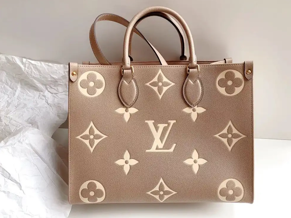VUITTON MM ONTHEGO LOUIS 0417